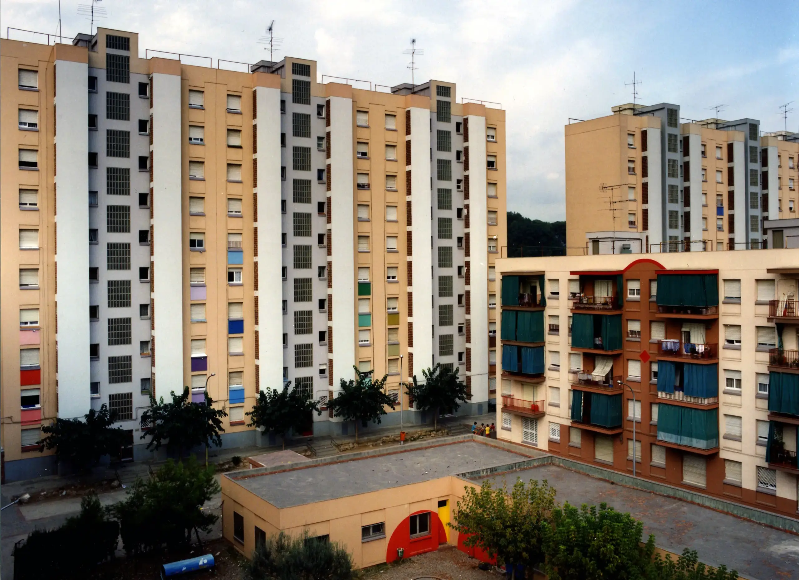 Rehabilitación de 400 viviendas del Polígono Can Ros. Sant Vicenç dels Horts. 1982-2001, imagen 1
